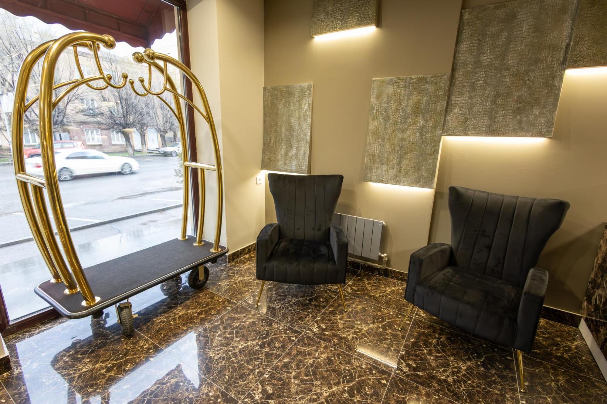 Gyumri Hotel Bagian luar foto