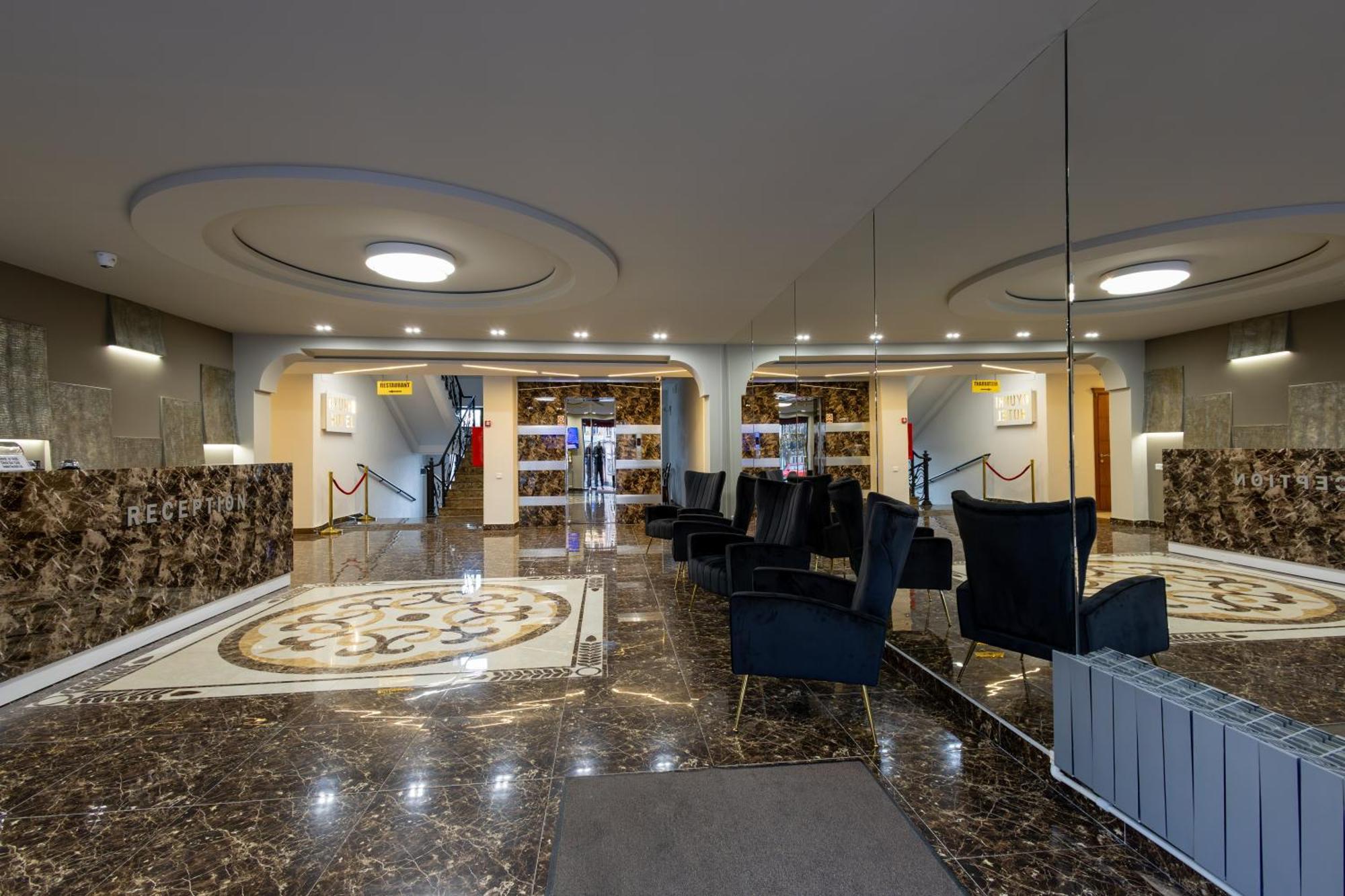 Gyumri Hotel Bagian luar foto