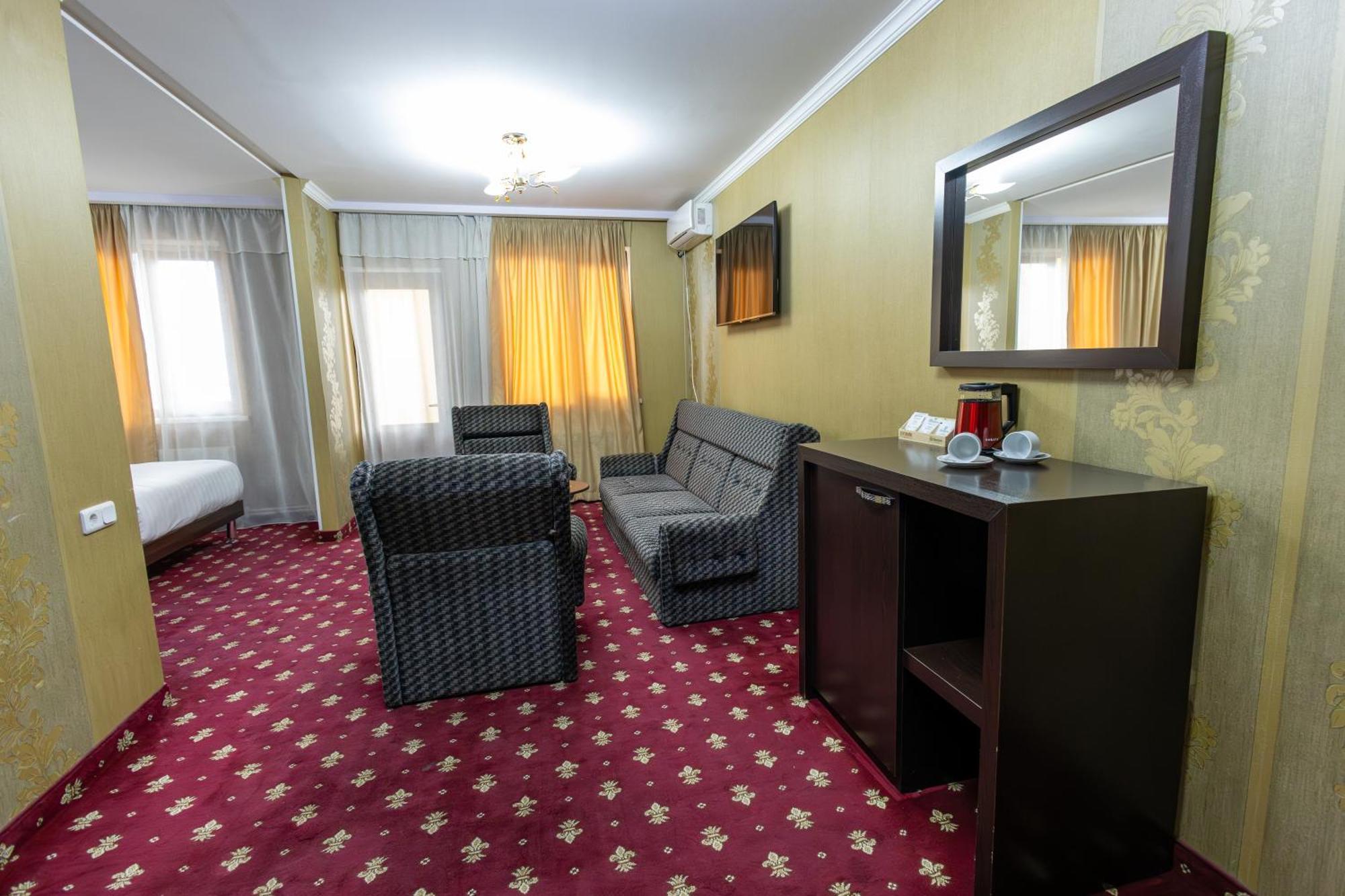 Gyumri Hotel Bagian luar foto