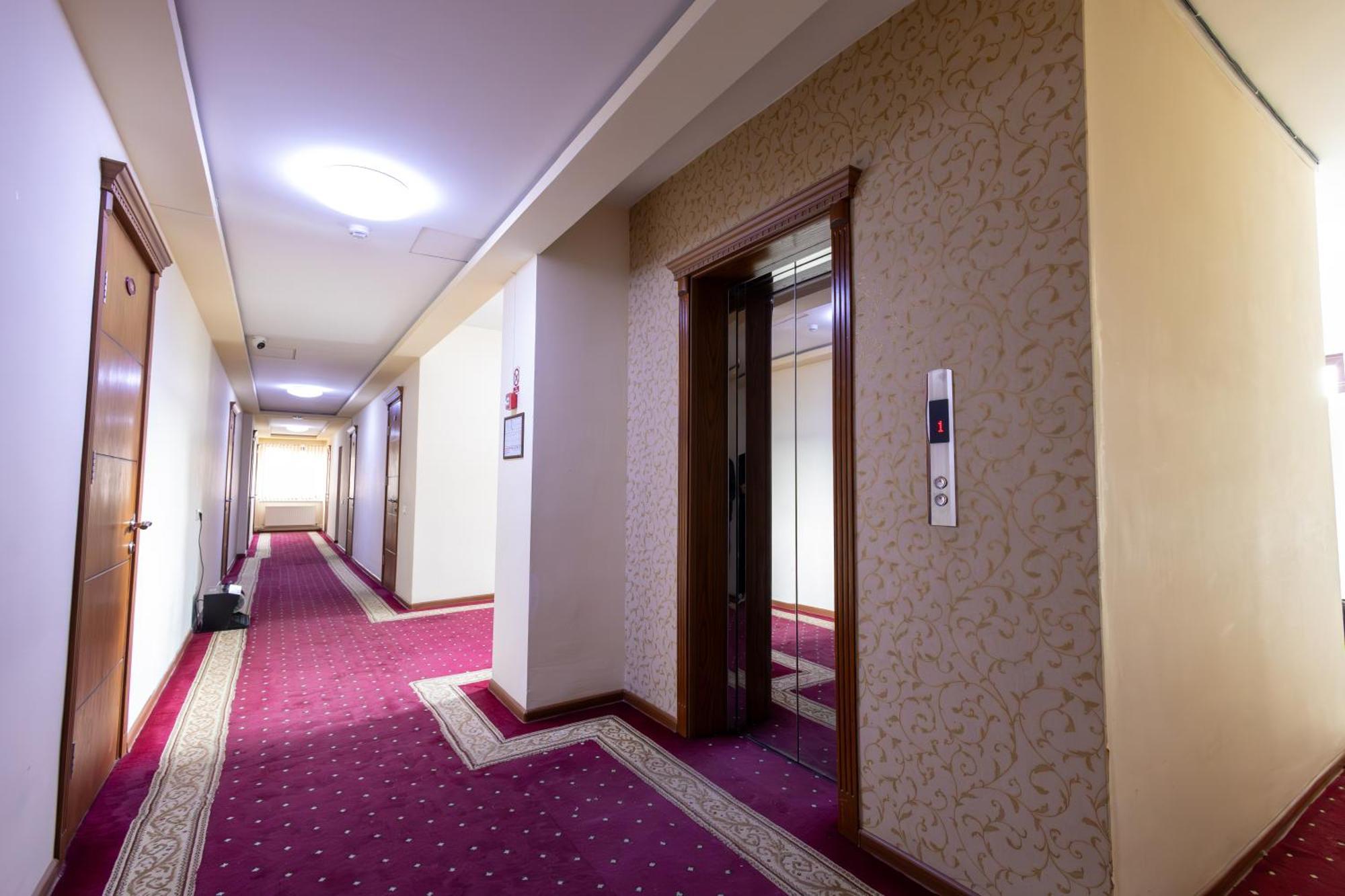 Gyumri Hotel Bagian luar foto