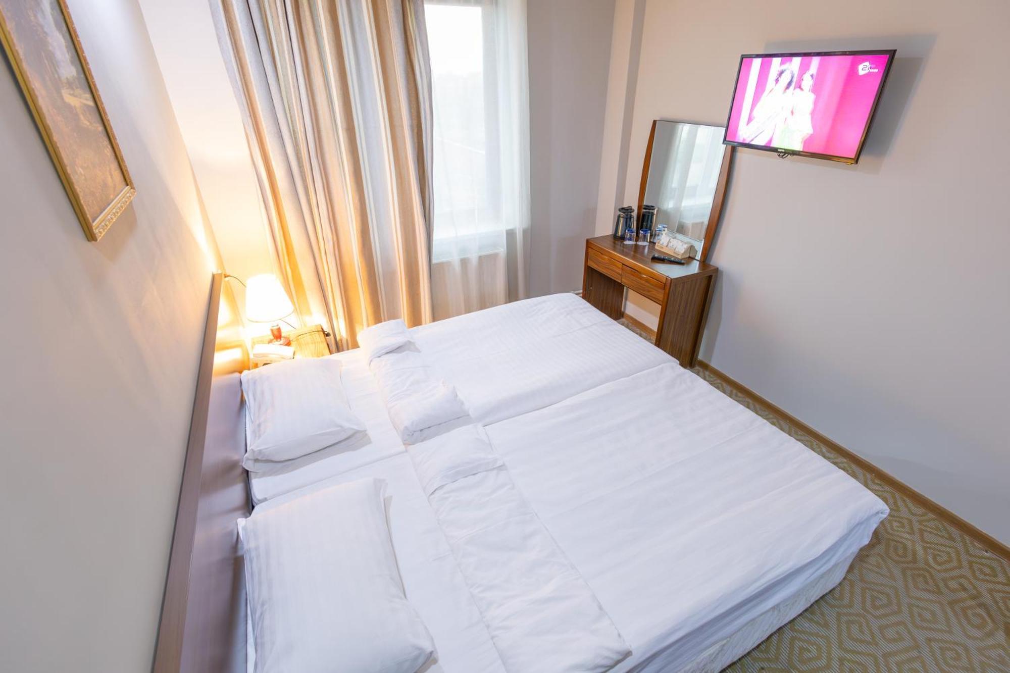 Gyumri Hotel Bagian luar foto