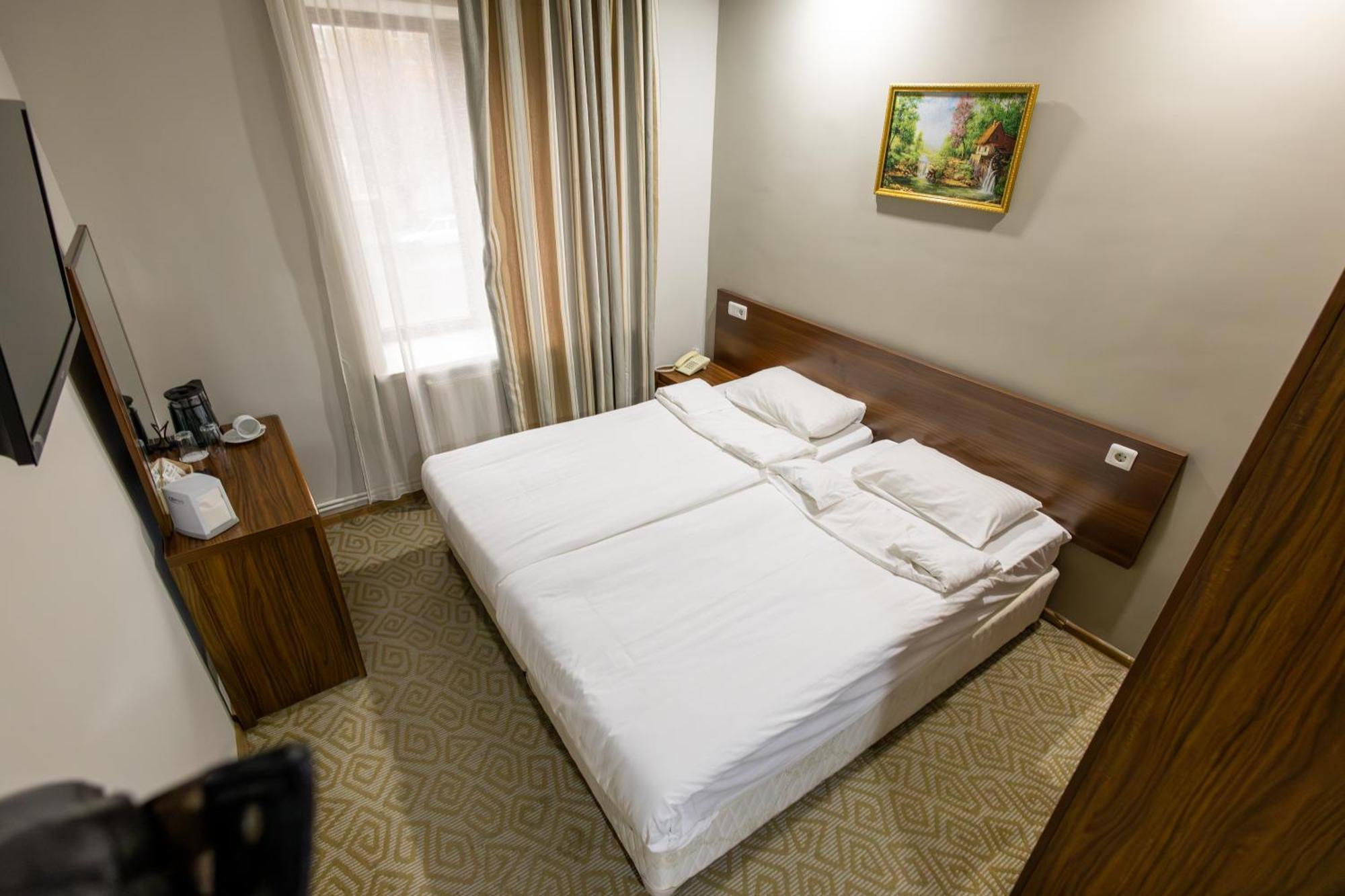 Gyumri Hotel Bagian luar foto