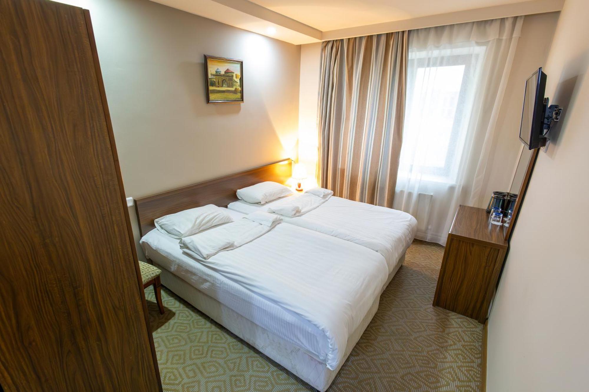 Gyumri Hotel Bagian luar foto