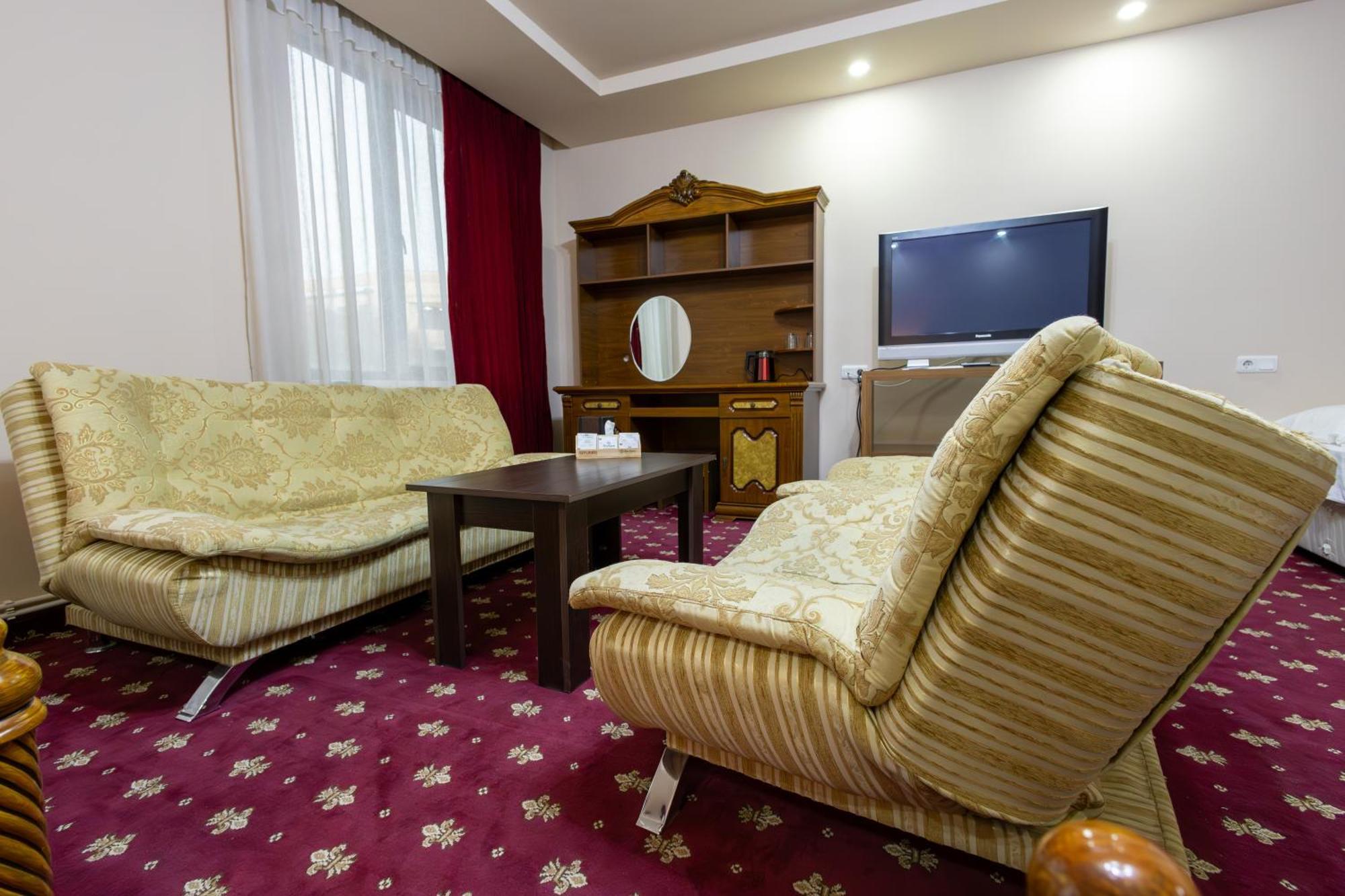 Gyumri Hotel Bagian luar foto